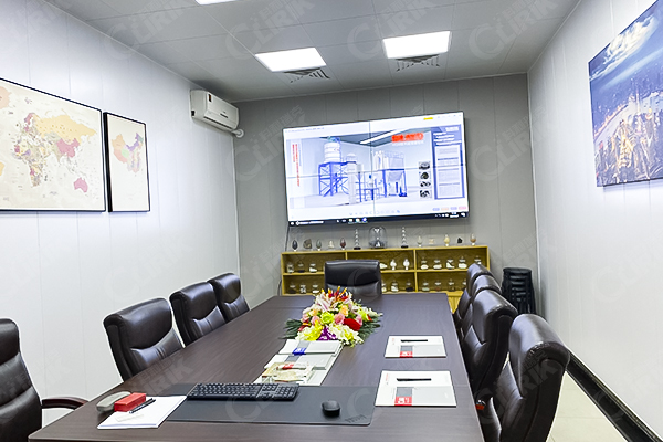 福建王總來(lái)廠(chǎng)考察加工木炭超細磨粉機設備細度要求300目